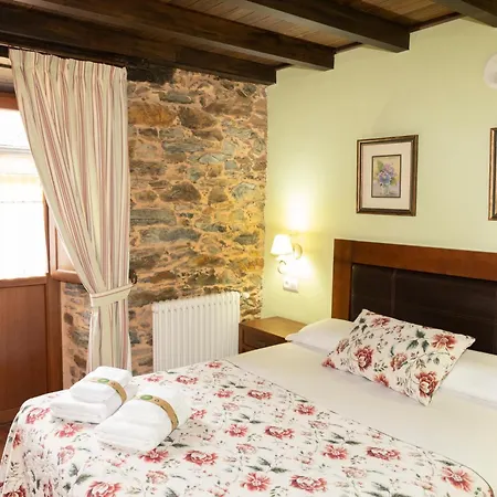 Apartamentos Turisticos A Estacion A Pontenova Zewnętrze zdjęcie