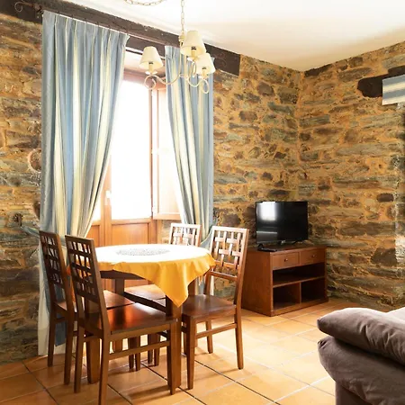 Apartamentos Turisticos A Estacion A Pontenova Zewnętrze zdjęcie