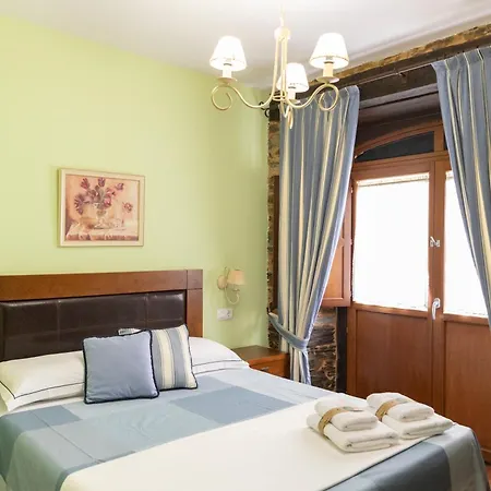 Apartamentos Turisticos A Estacion A Pontenova Zewnętrze zdjęcie