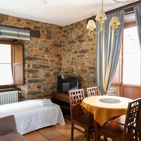 Apartamentos Turisticos A Estacion A Pontenova Zewnętrze zdjęcie
