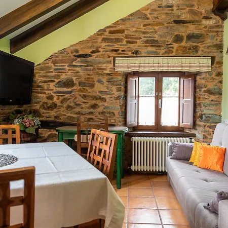 Apartamentos Turisticos A Estacion A Pontenova Zewnętrze zdjęcie